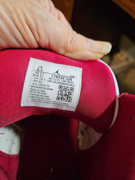 Jordan 3 Retro Mid Cardinal Red-Size 8.5 -